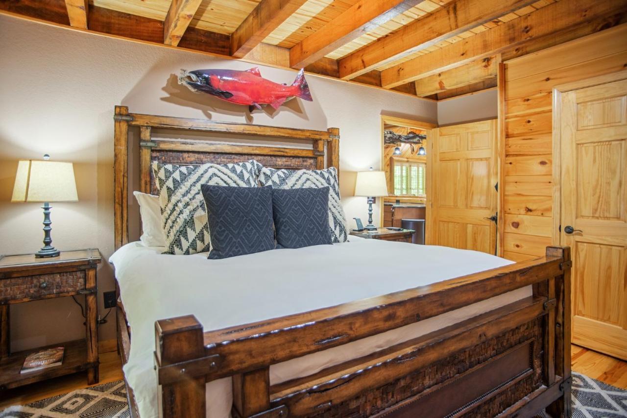 Iron Mountain Lodge - Beautiful Cabin With Forest & Mountain Views! Butler エクステリア 写真